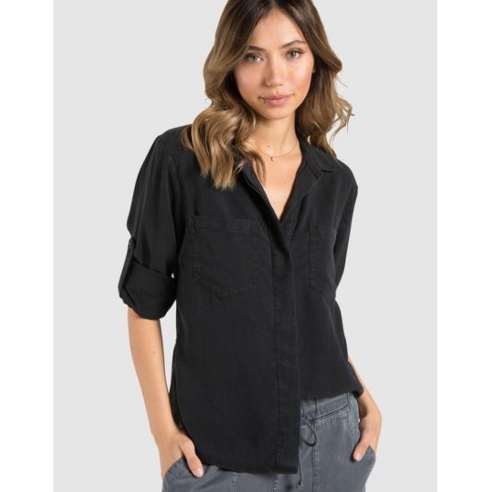 Anthro Cloth & Stone Lindsey Split Back Shirt
